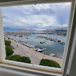  Apartment Portside